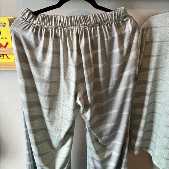 Manaola Gray Striped Pants and Top Set - Picture 6 of 12